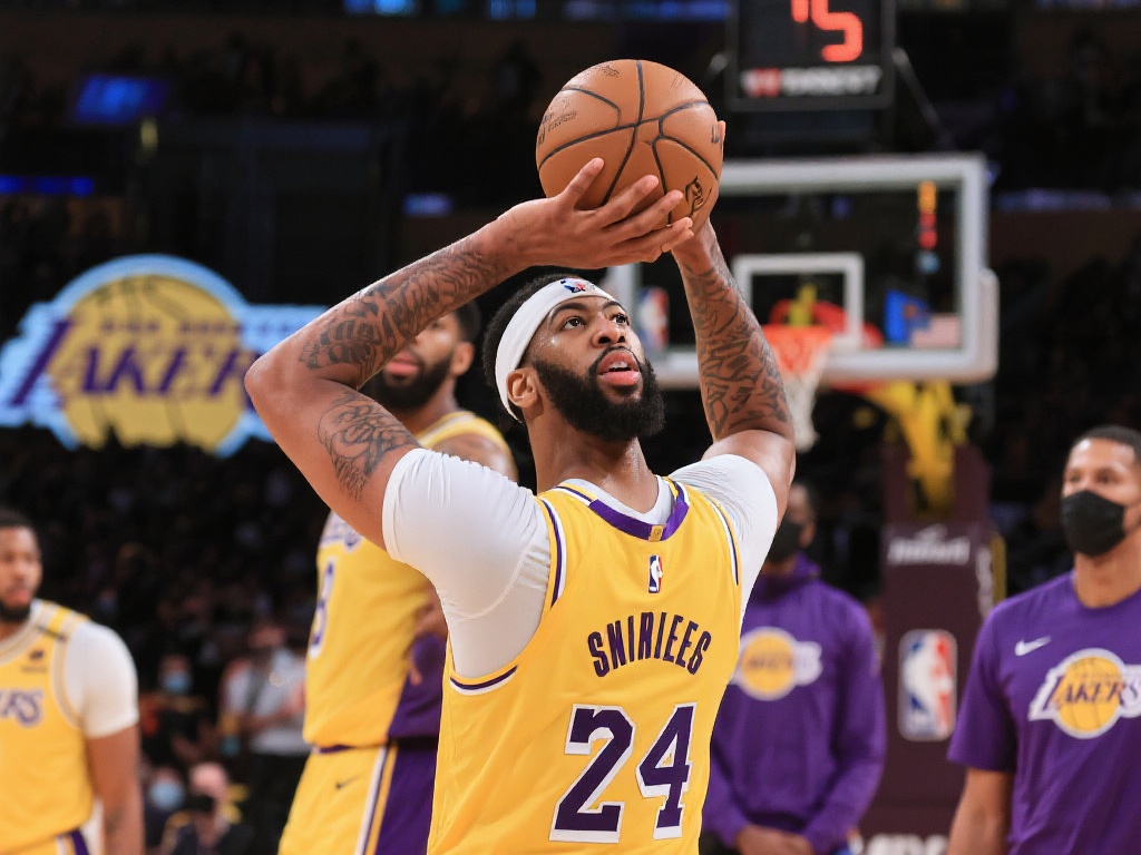 受到伤病困 受到伤病困